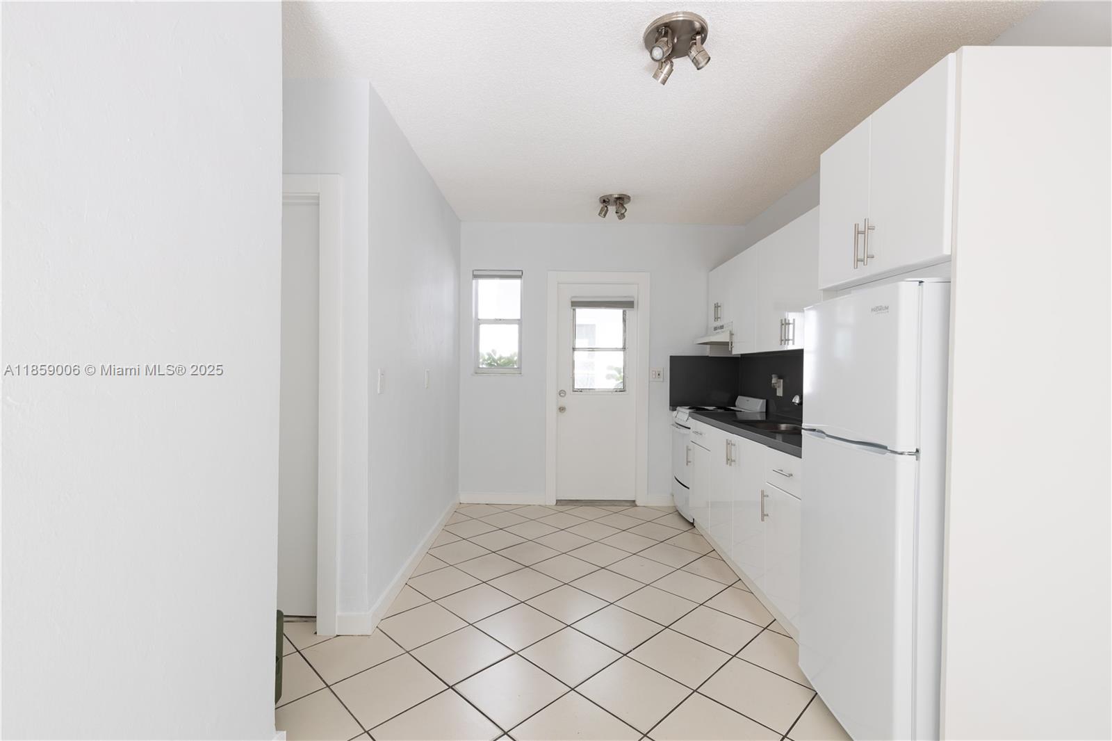See details / sq. ft. $ 2025-08-26 0 Photo