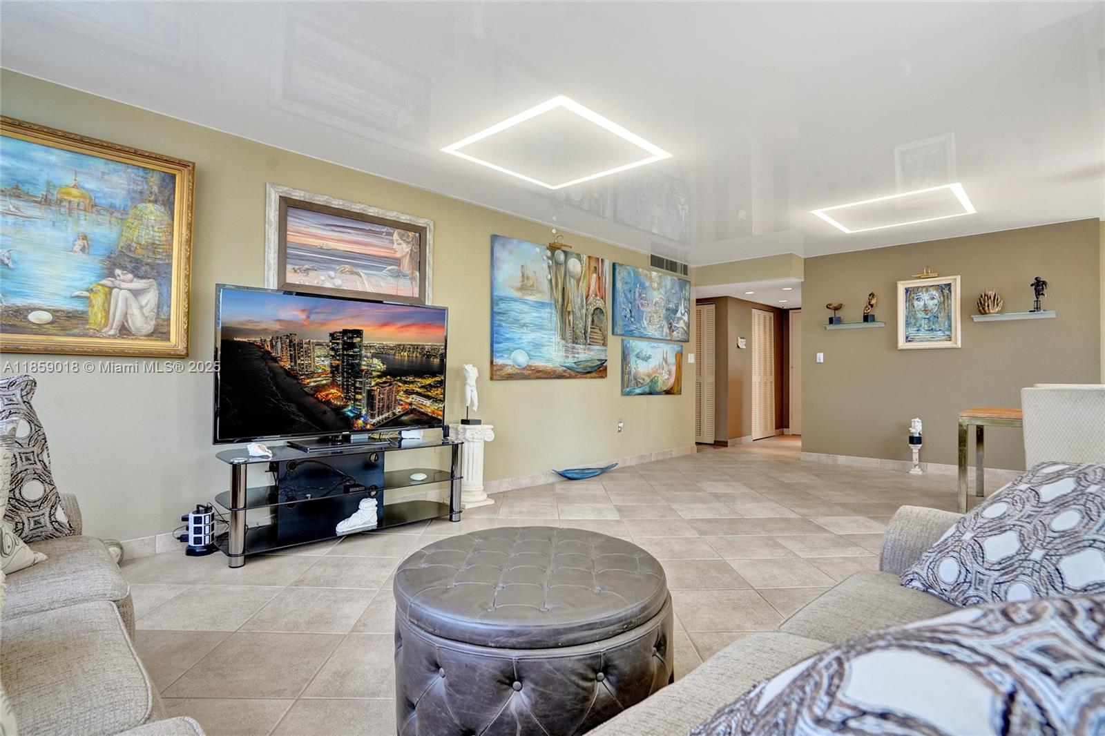Photo of 1833 Ocean Dr  #1402, Hallandale Beach, Florida, 33009 - 