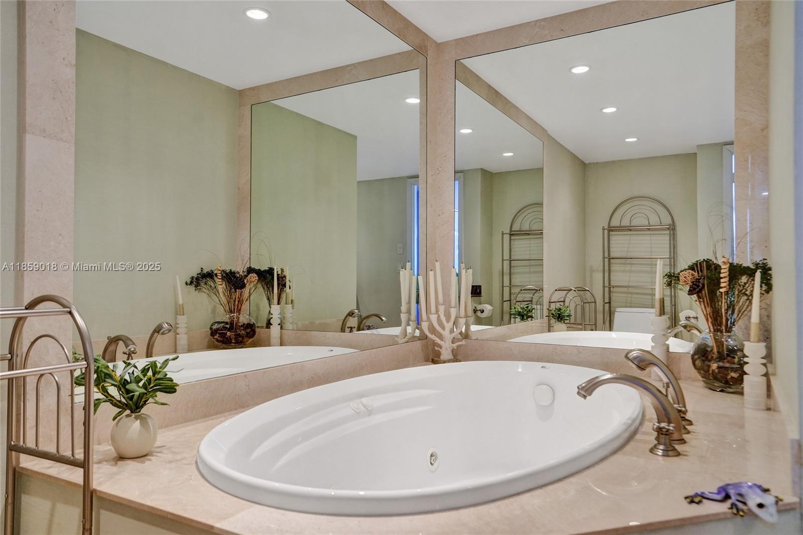 Photo of 1833 Ocean Dr  #1402, Hallandale Beach, Florida, 33009 - 