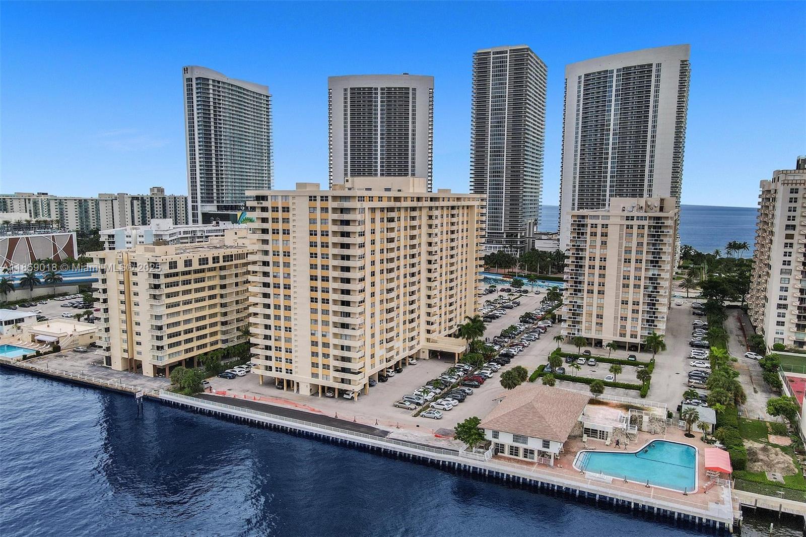 Photo of 1833 Ocean Dr  #1402, Hallandale Beach, Florida, 33009 - 