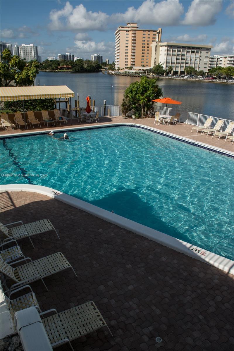Photo of 1833 Ocean Dr  #1402, Hallandale Beach, Florida, 33009 - 