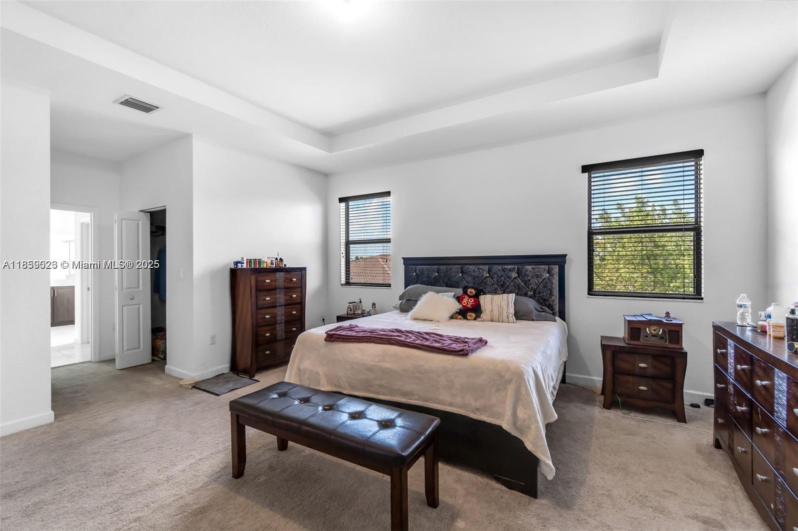2553 4 / 3 2720 sq. ft. $ 2025-08-14 0 foto