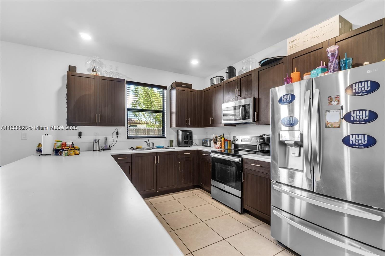 2553 4 / 3 2720 sq. ft. $ 2025-08-14 0 foto