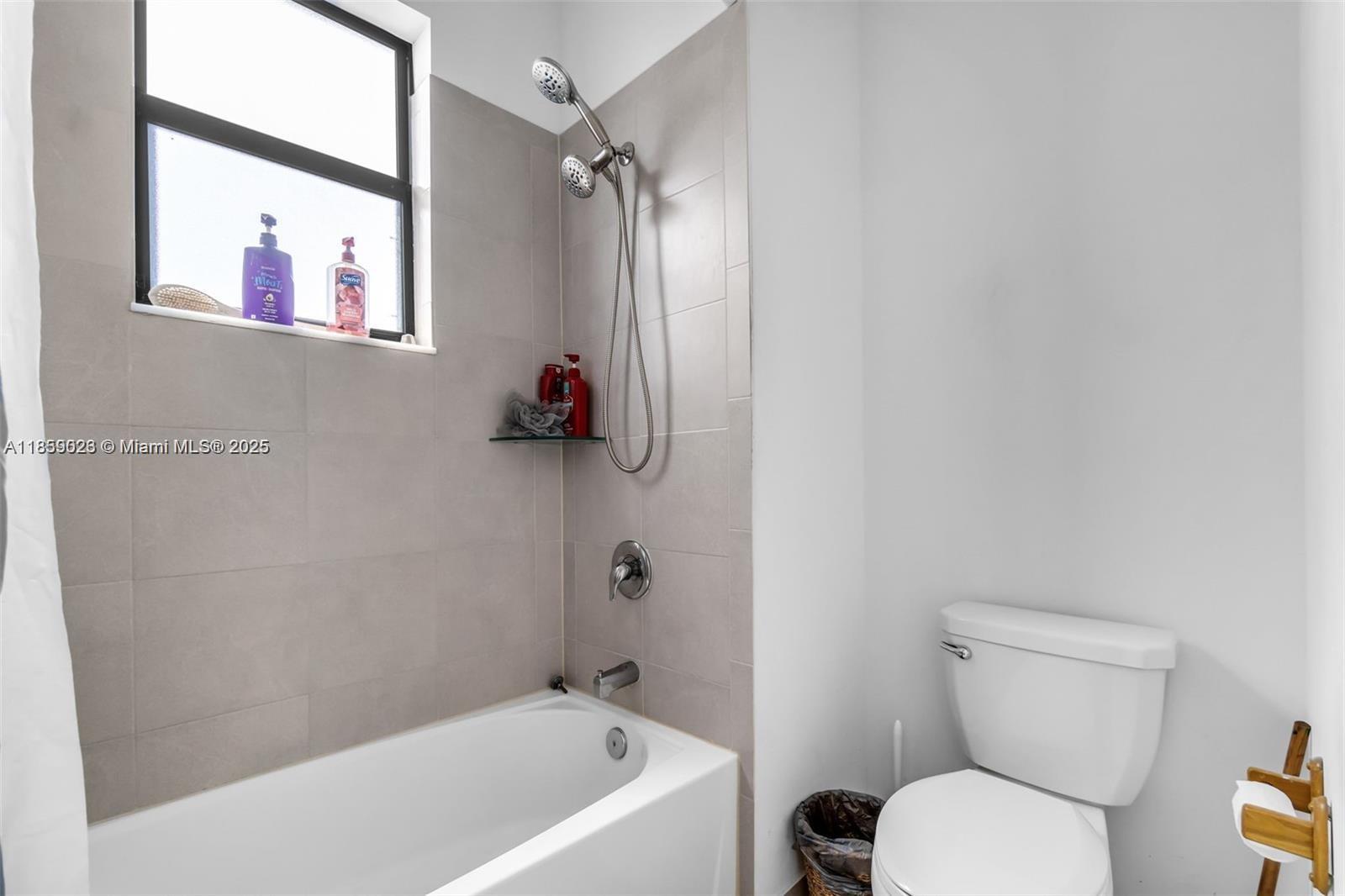 2553 4 / 3 2720 sq. ft. $ 2025-08-14 0 foto