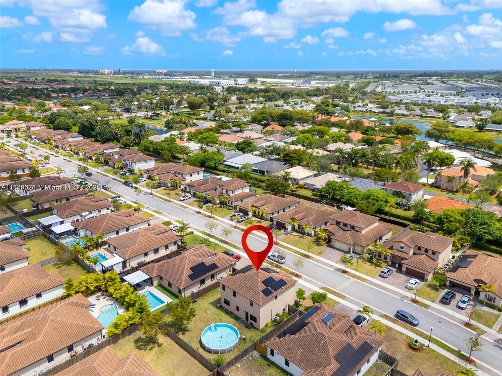 2553 4 / 3 2720 sq. ft. $ 2025-08-14 0 foto
