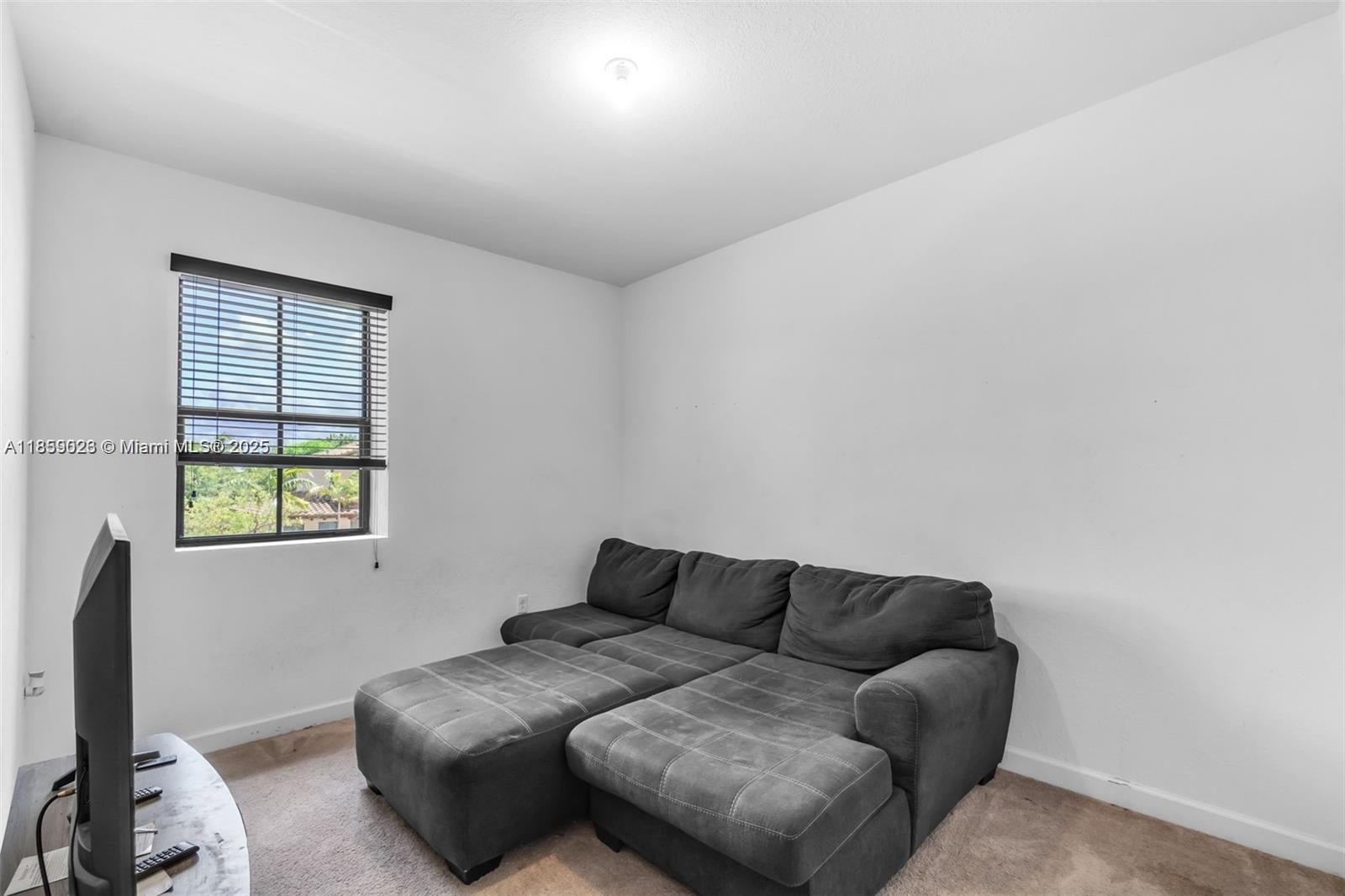 2553 4 / 3 2720 sq. ft. $ 2025-08-14 0 foto