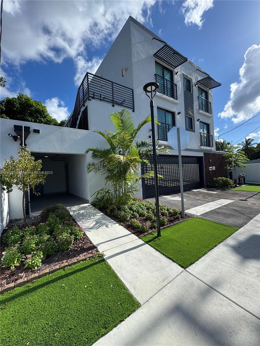 See details / 0 sq. ft. $ 2025-08-14 0 Photo