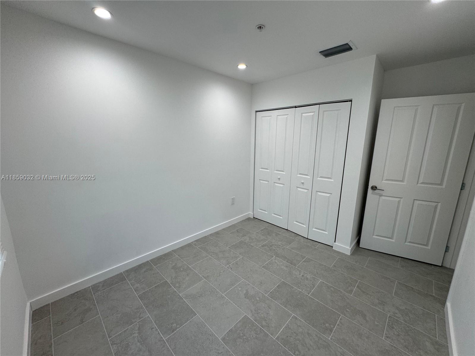See details / 0 sq. ft. $ 2025-08-14 0 Photo