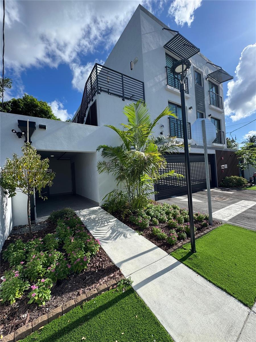 See details / 0 sq. ft. $ 2025-08-14 0 Photo