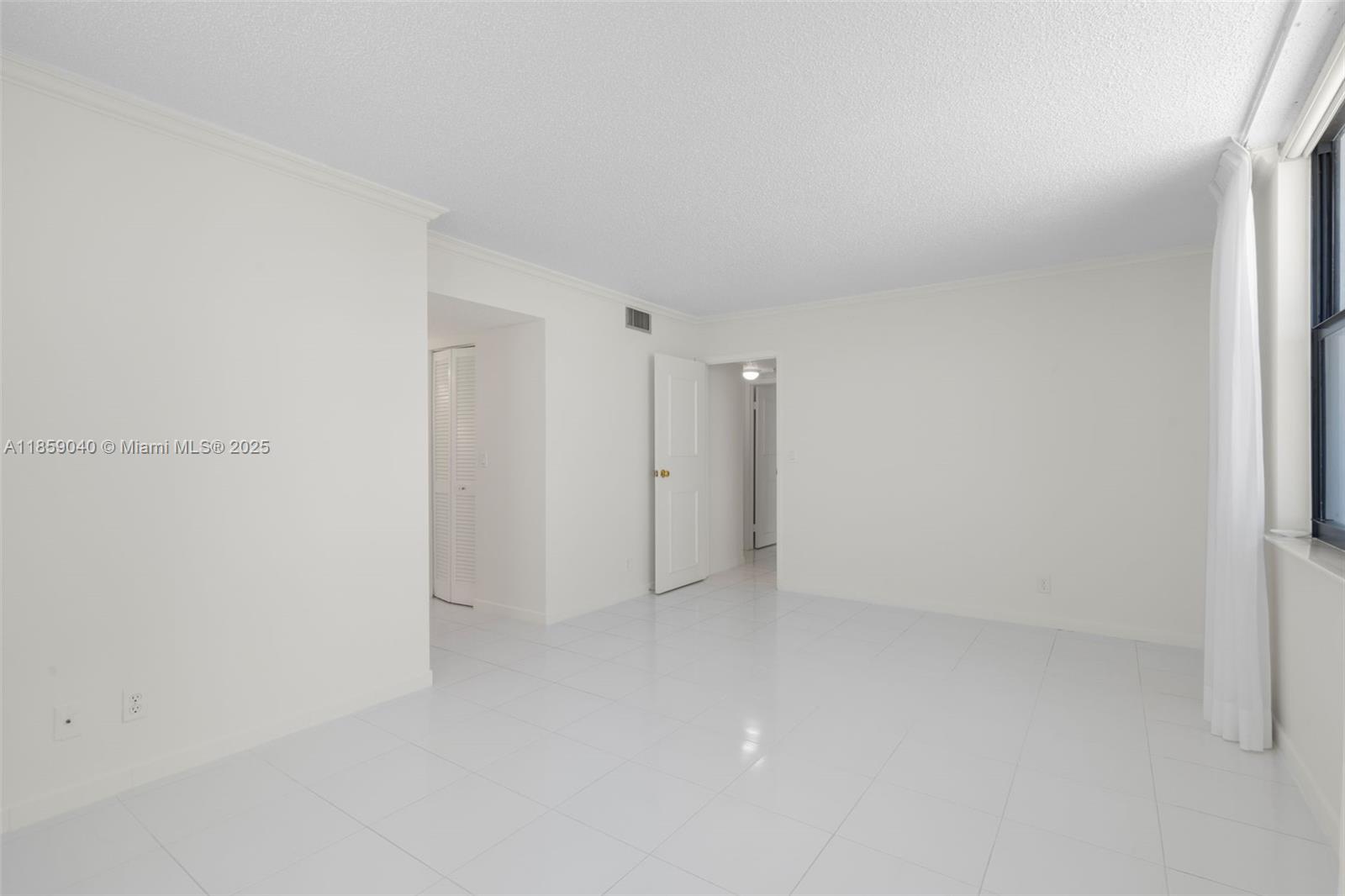 Photo of 2301 Ocean Dr  #1503, Hollywood, Florida, 33019 - 
