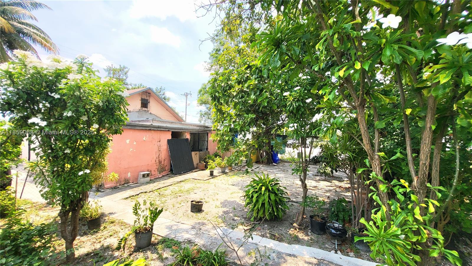 See details / 1612 sq. ft. $ 2025-08-14 0 Photo
