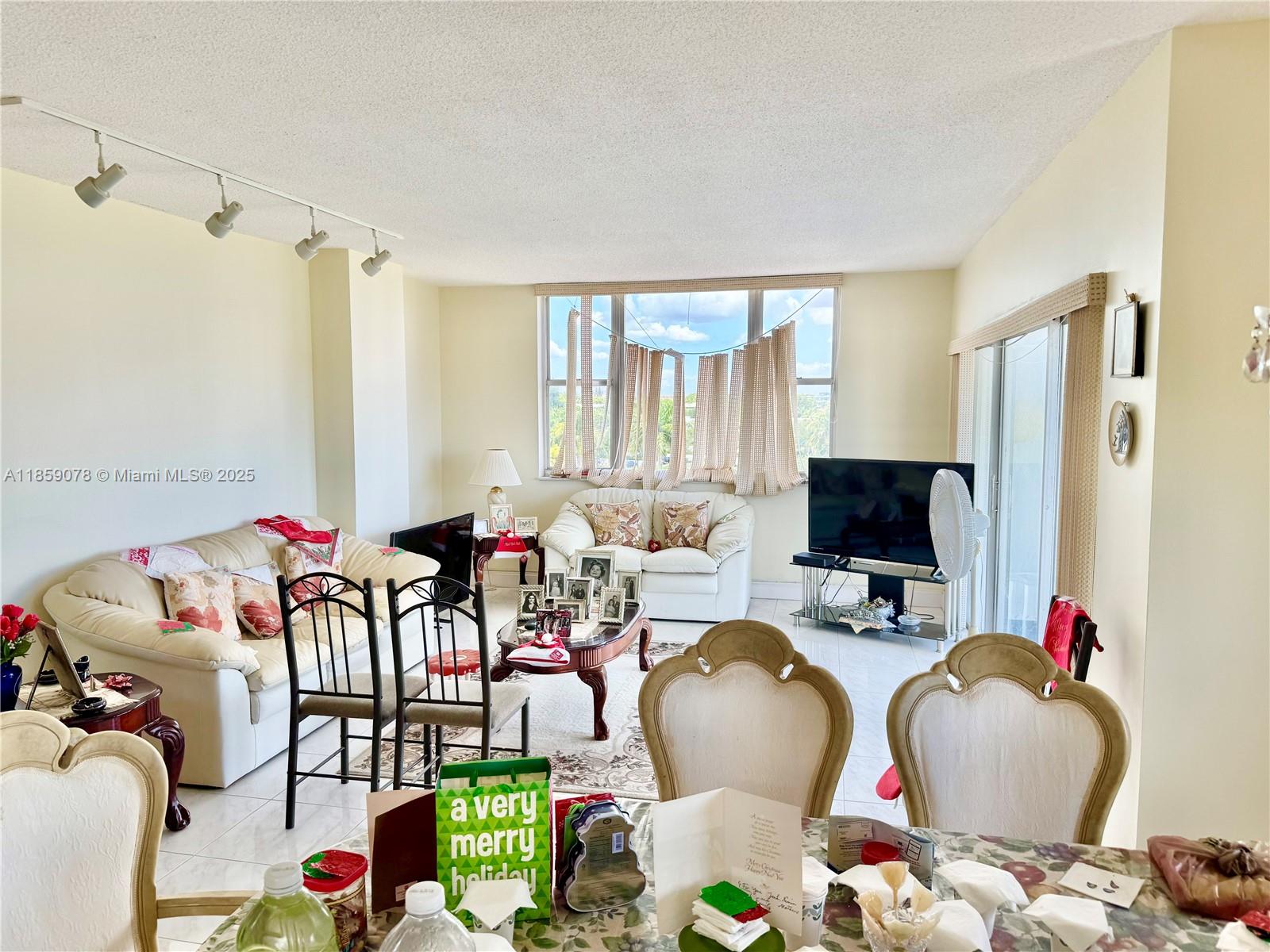 520C 2 / 2 1284 sq. ft. $ 2025-08-14 0 Photo