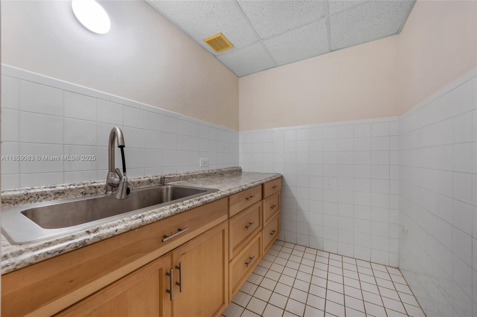   /   sq. ft. $ 2025-08-14 0 Photo
