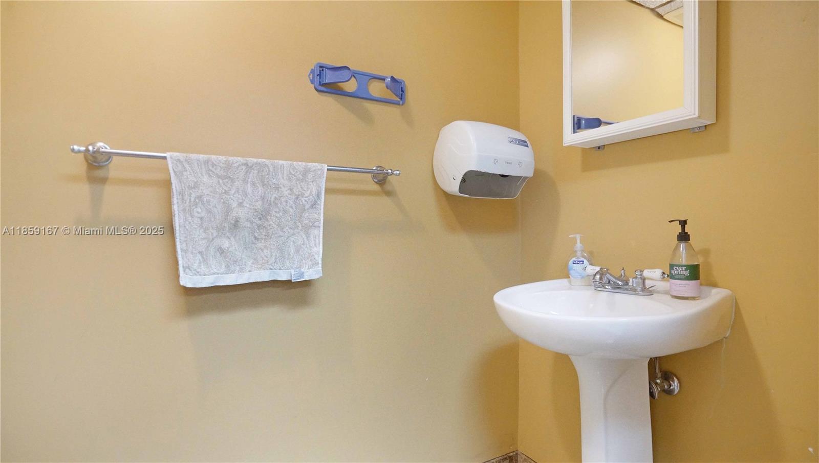   /   sq. ft. $ 2025-08-14 0 Photo
