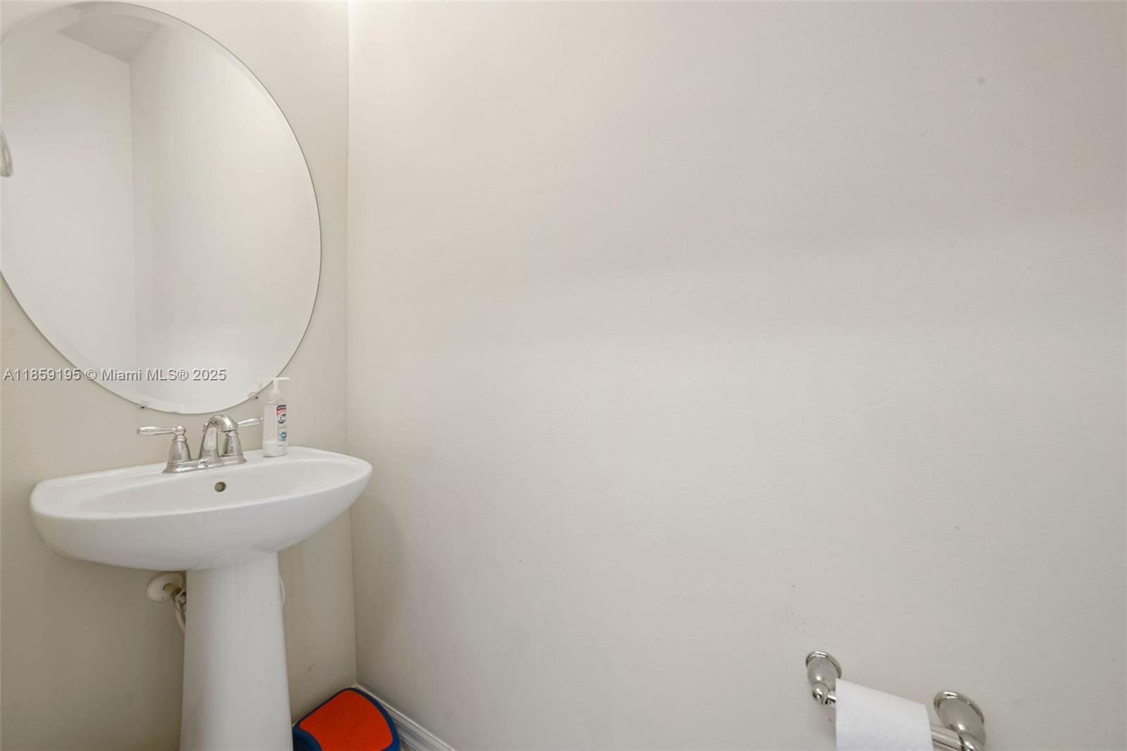 Ver detalles 4154 3 / 3 1421 sq. ft. $ 2025-08-14 0 foto