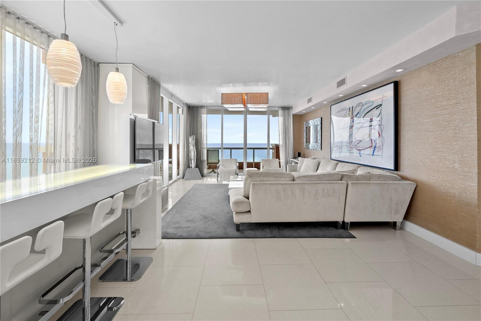 801 4 / 4 2736 sq. ft. $ 2025-08-14 0 foto