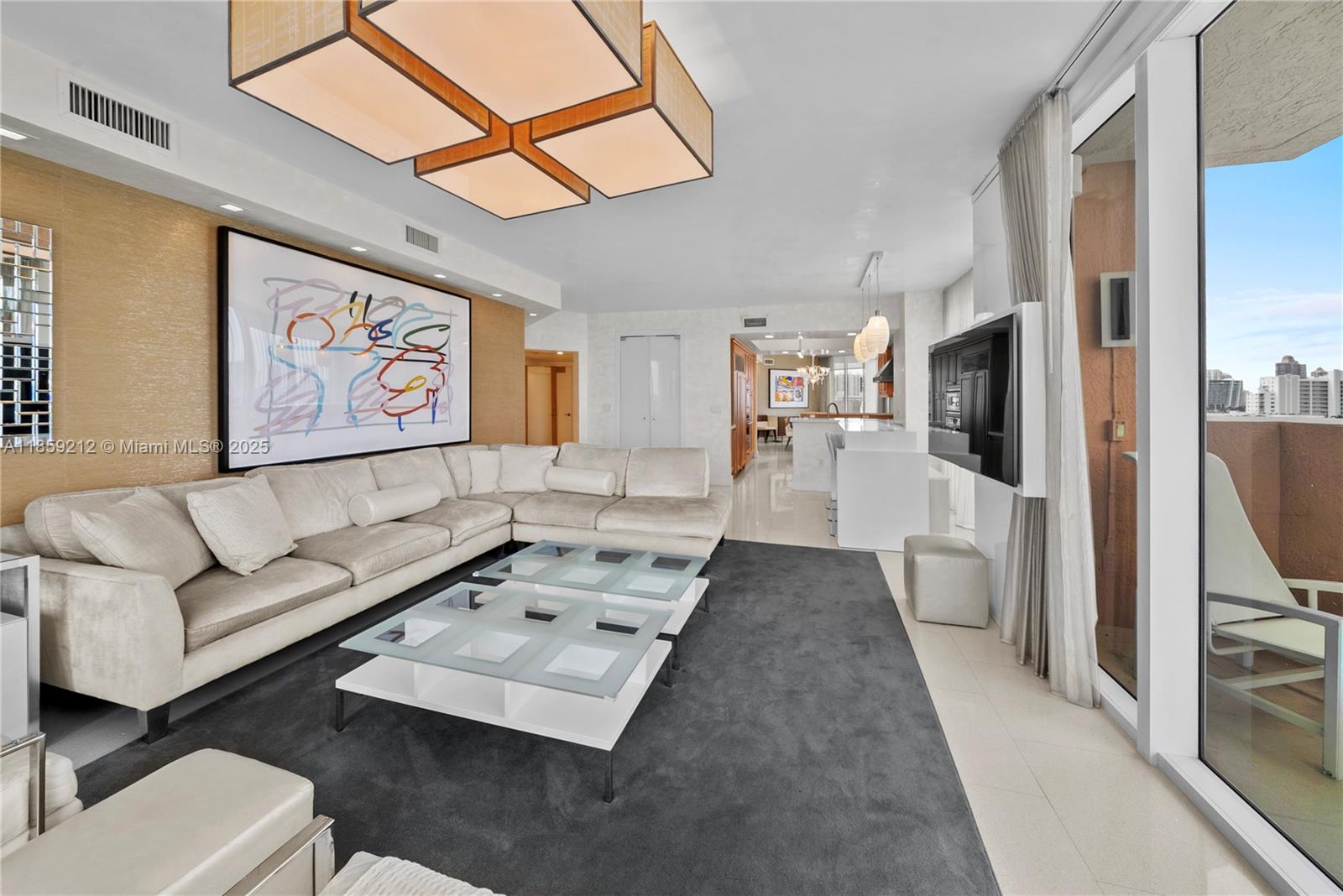 801 4 / 4 2736 sq. ft. $ 2025-08-14 0 foto