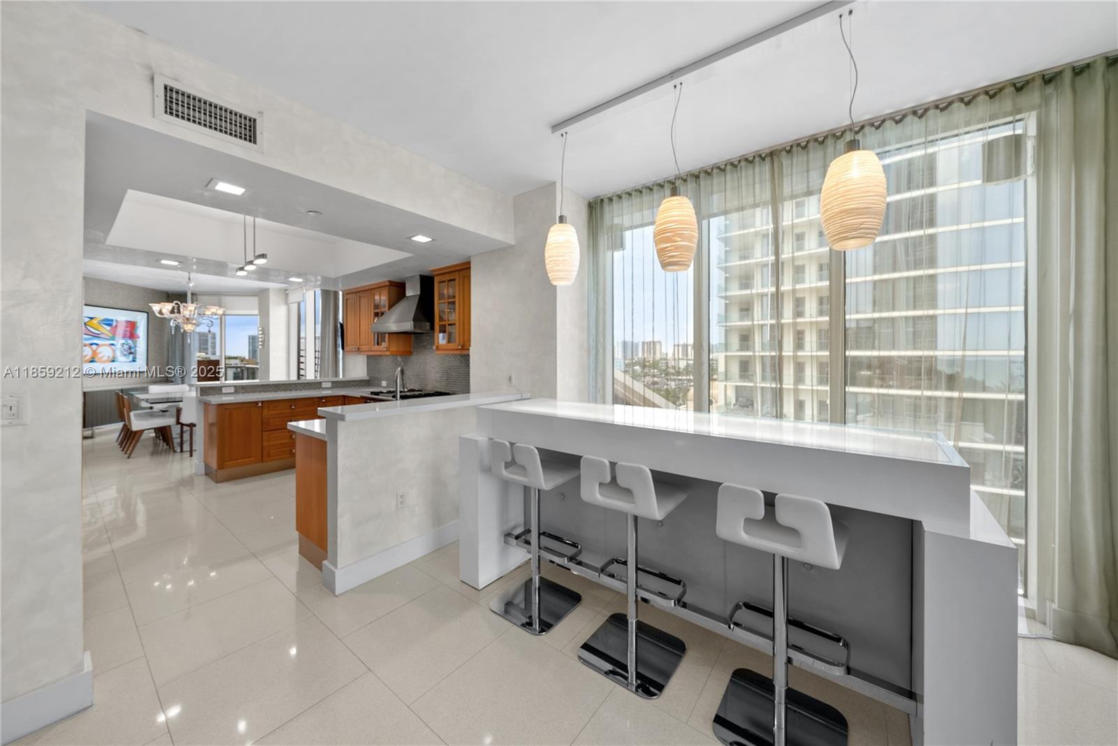 801 4 / 4 2736 sq. ft. $ 2025-08-14 0 foto