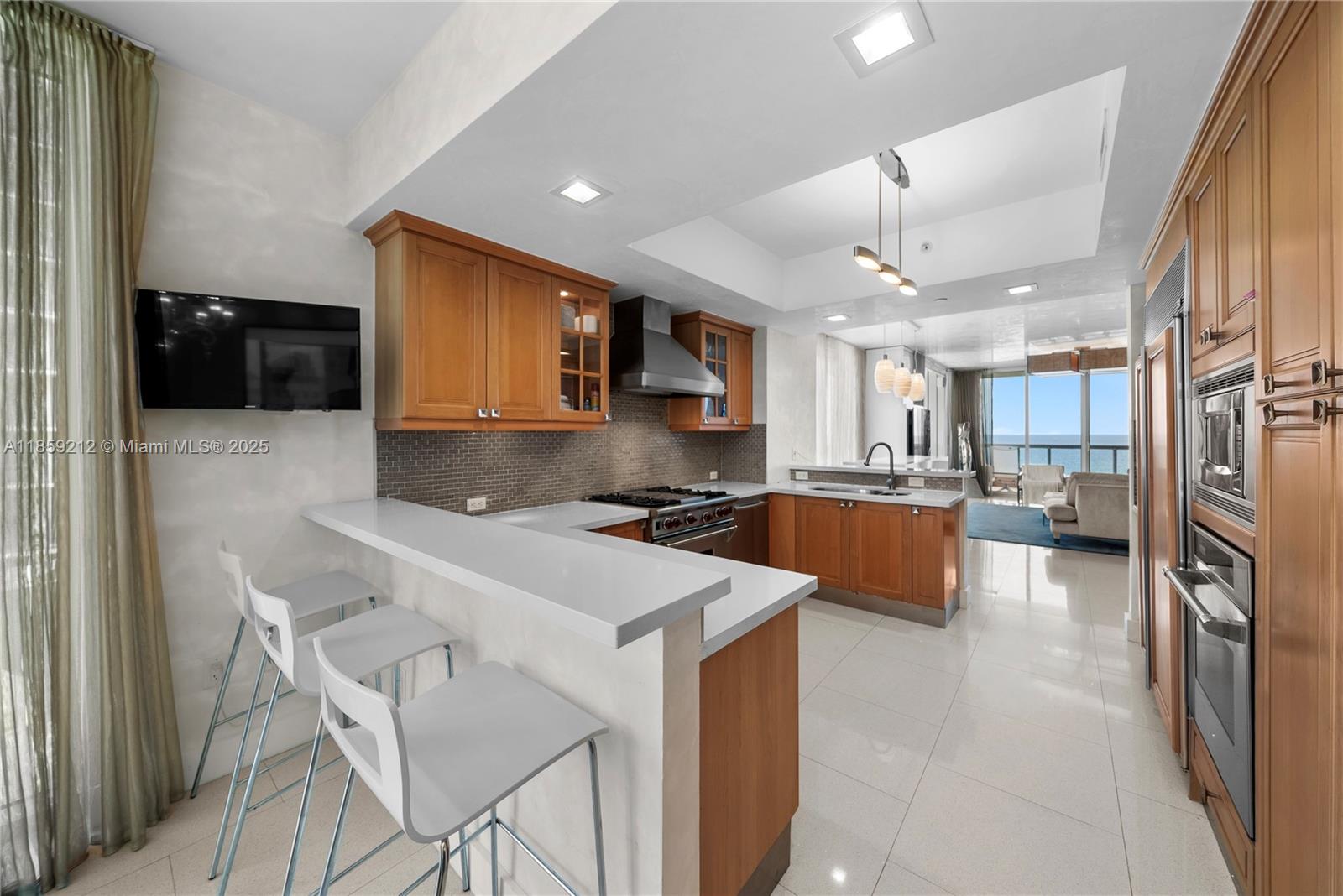 801 4 / 4 2736 sq. ft. $ 2025-08-14 0 foto
