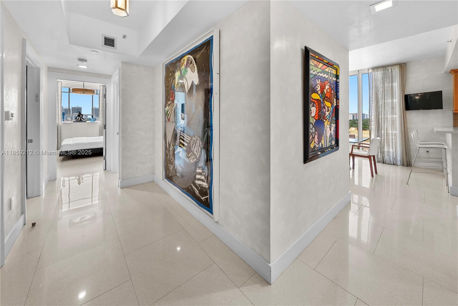 801 4 / 4 2736 sq. ft. $ 2025-08-14 0 foto