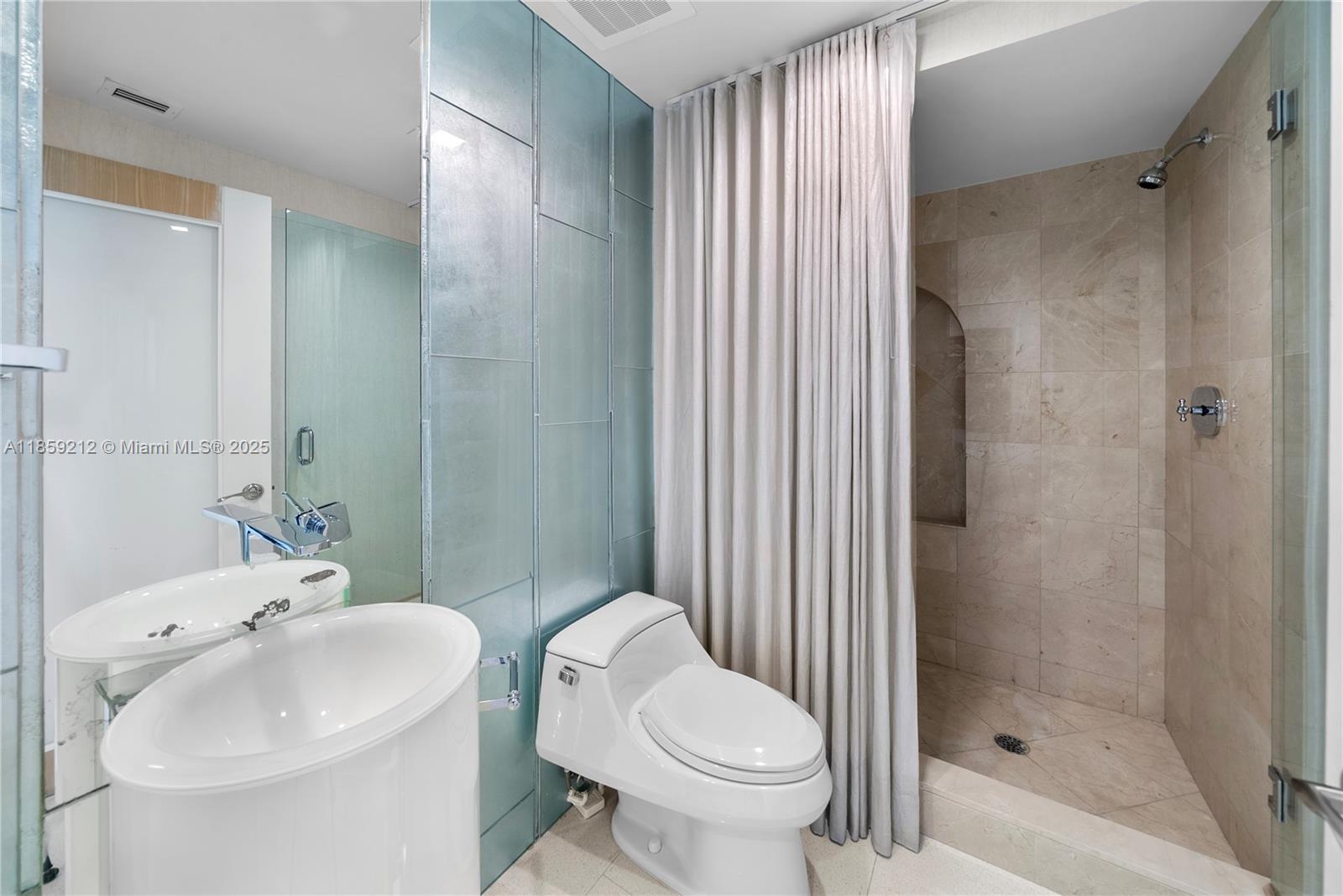 801 4 / 4 2736 sq. ft. $ 2025-08-14 0 foto
