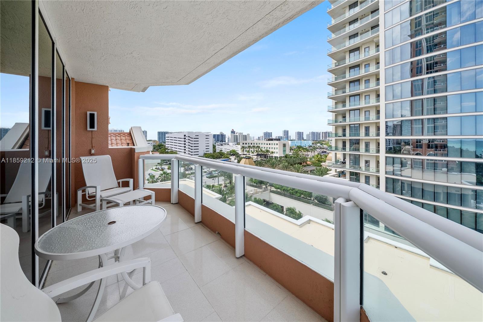 801 4 / 4 2736 sq. ft. $ 2025-08-14 0 foto