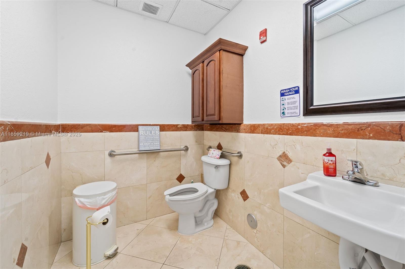101  /   sq. ft. $ 2025-08-14 0 Photo