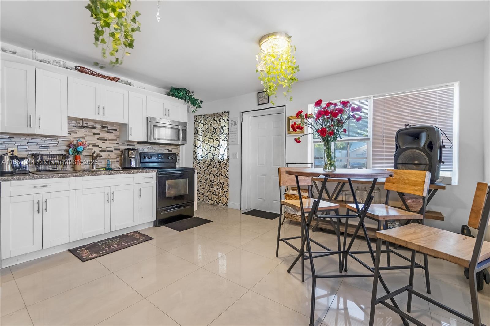  /  2136 sq. ft. $ 2025-08-15 0 Photo