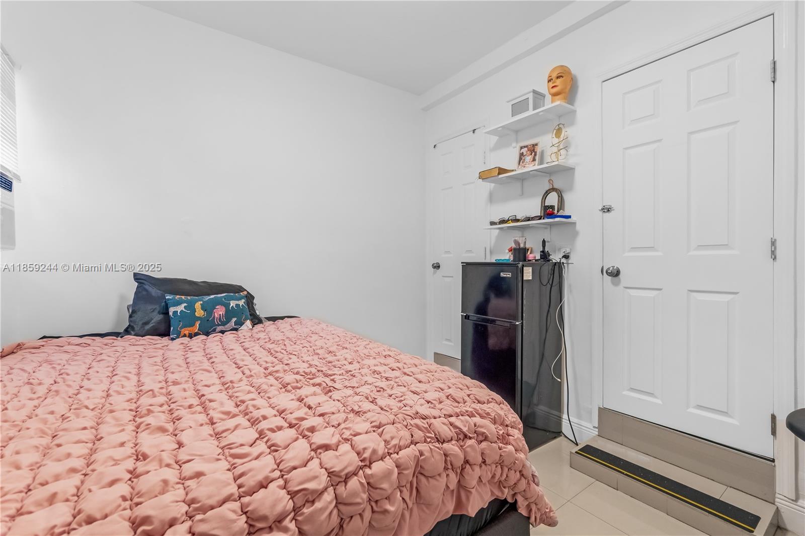   /  2136 sq. ft. $ 2025-08-15 0 Photo