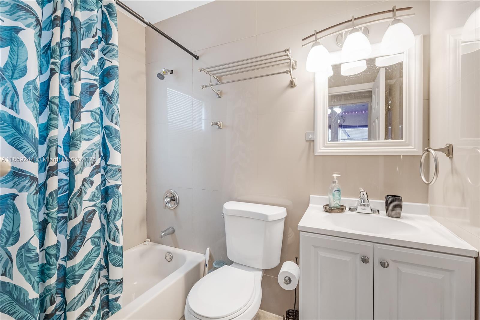   /  2136 sq. ft. $ 2025-08-15 0 Photo