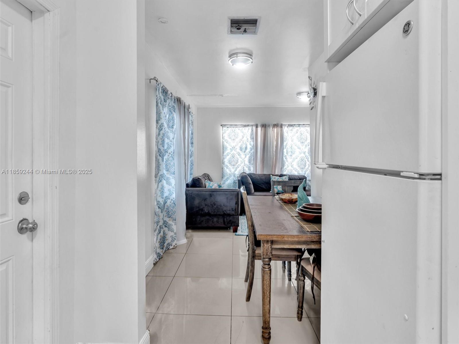   /  2136 sq. ft. $ 2025-08-15 0 Photo