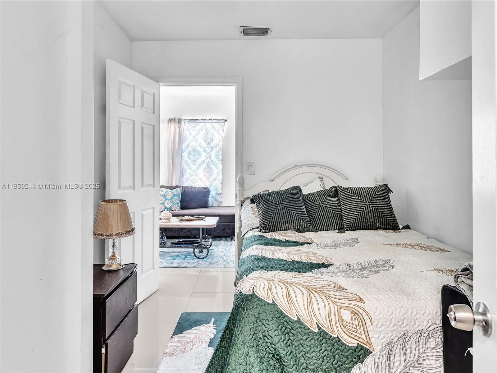   /  2136 sq. ft. $ 2025-08-15 0 Photo