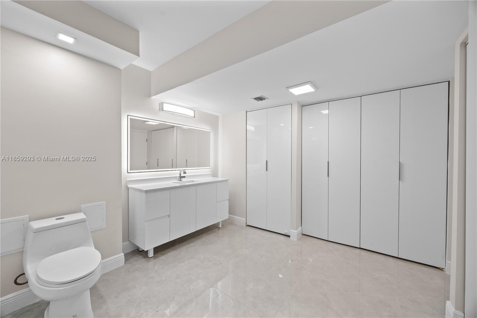 Photo of 20379 Country Club Dr  #1239, Aventura, Florida, 33180 - 
