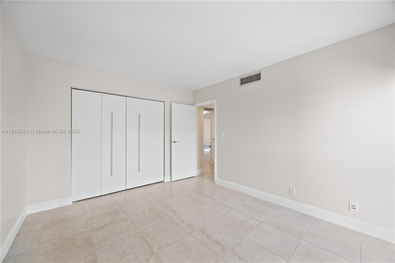 Photo of 20379 Country Club Dr  #1239, Aventura, Florida, 33180 - 