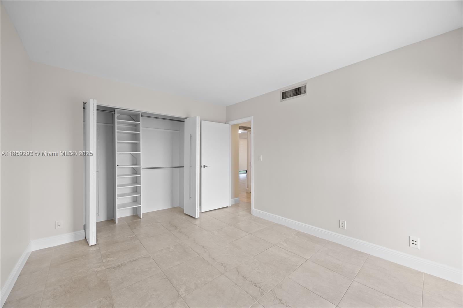 Photo of 20379 Country Club Dr  #1239, Aventura, Florida, 33180 - 