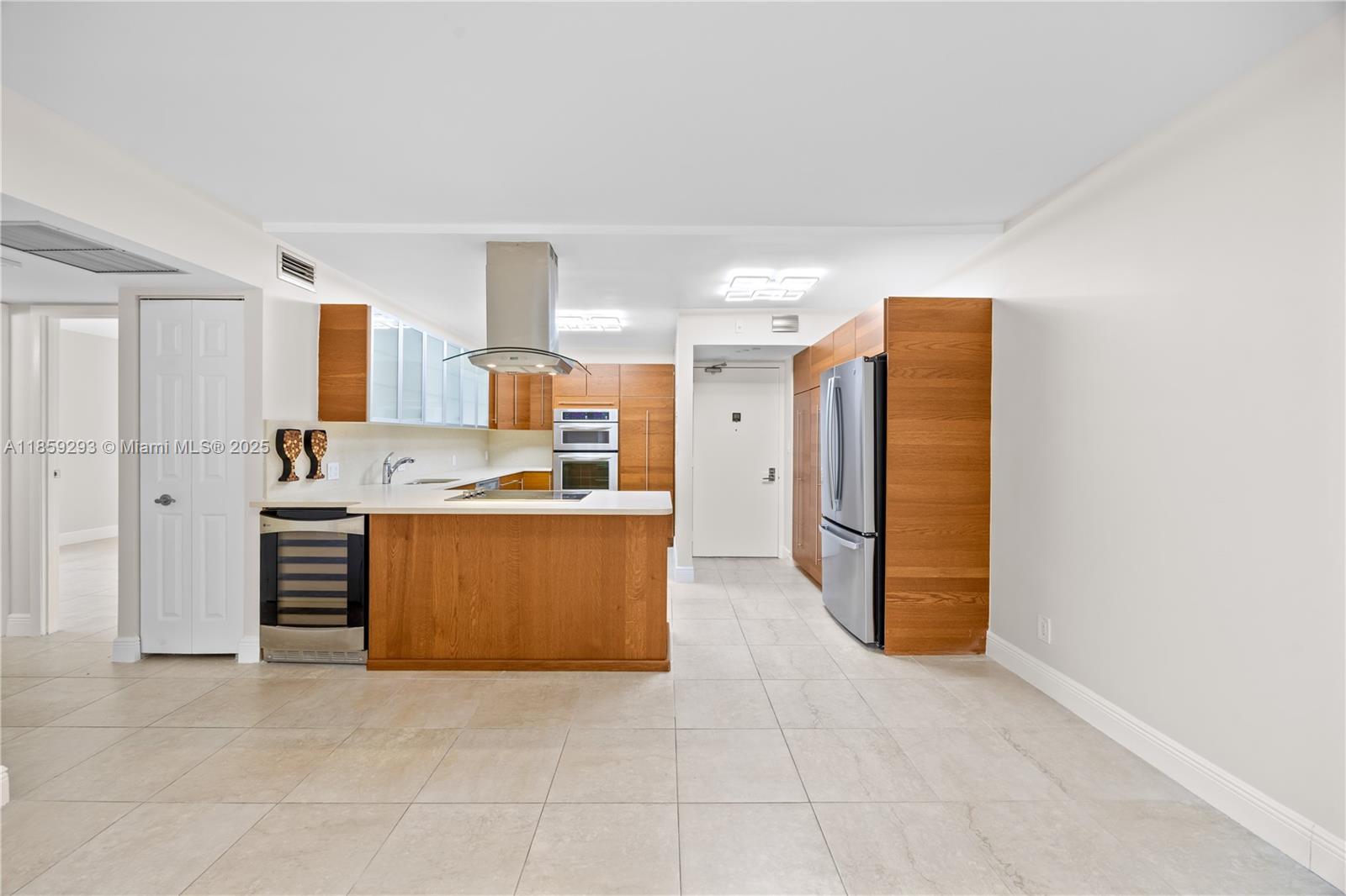 Photo of 20379 Country Club Dr  #1239, Aventura, Florida, 33180 - 