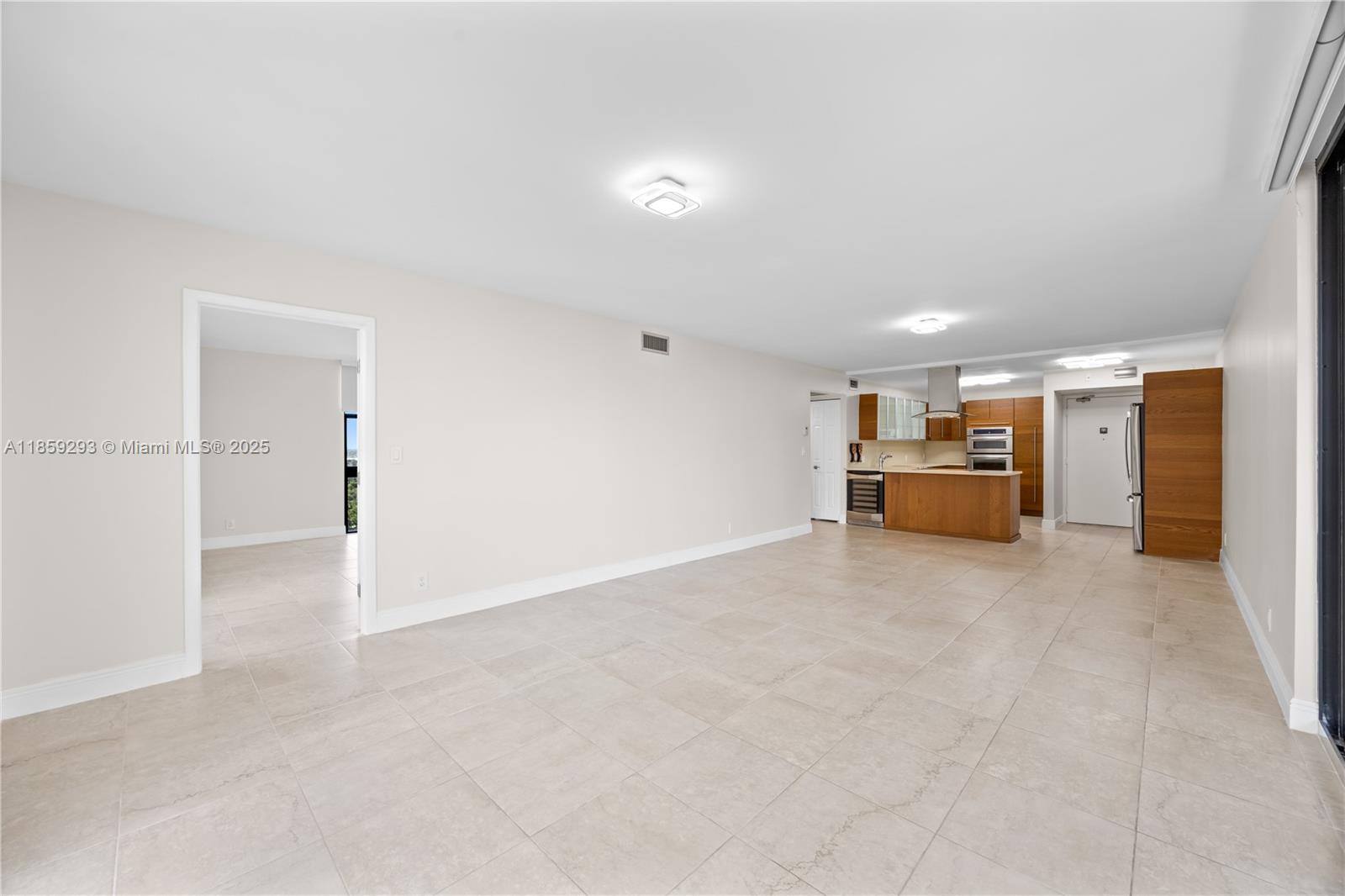 Photo of 20379 Country Club Dr  #1239, Aventura, Florida, 33180 - 