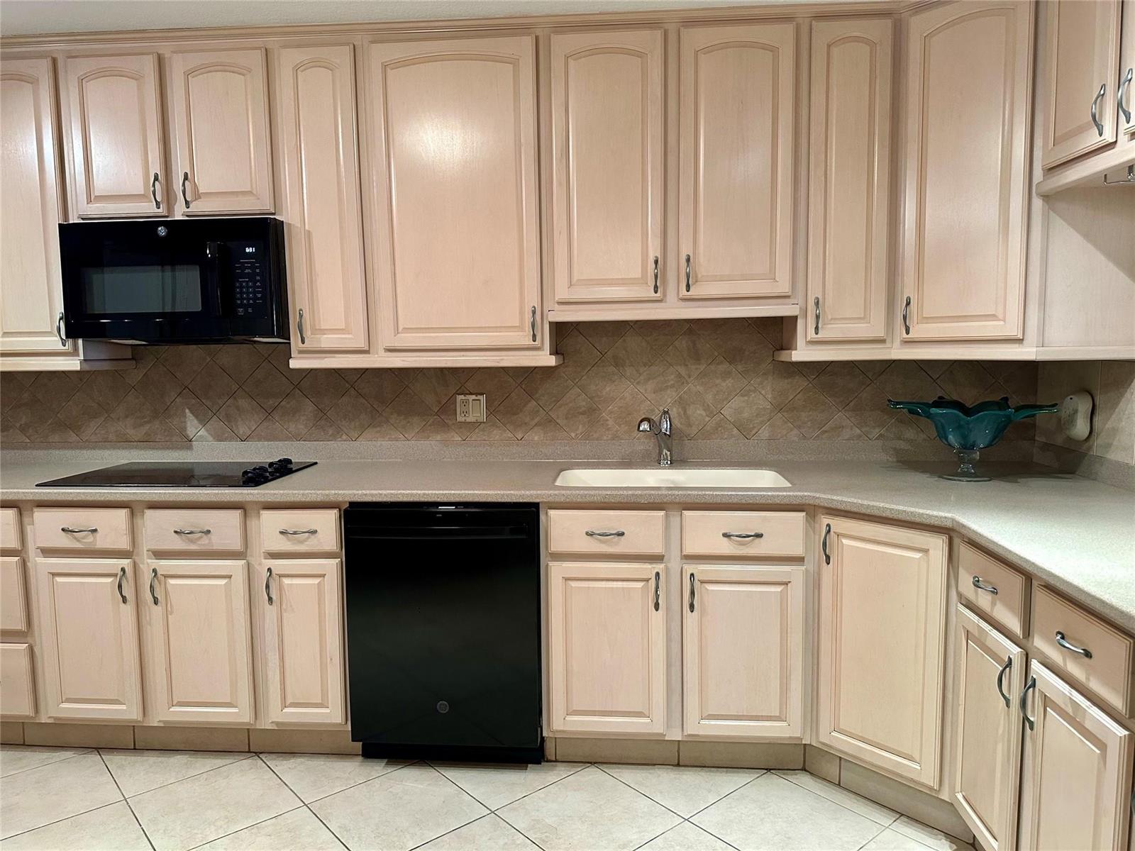 Photo of 2500 Parkview #814, Hallandale Beach, Florida, 33009 - Photo 19