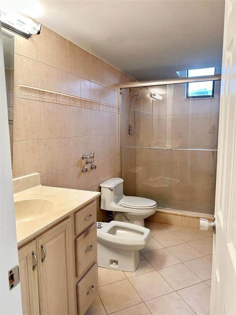 Photo of 2500 Parkview #814, Hallandale Beach, Florida, 33009 - Photo 33