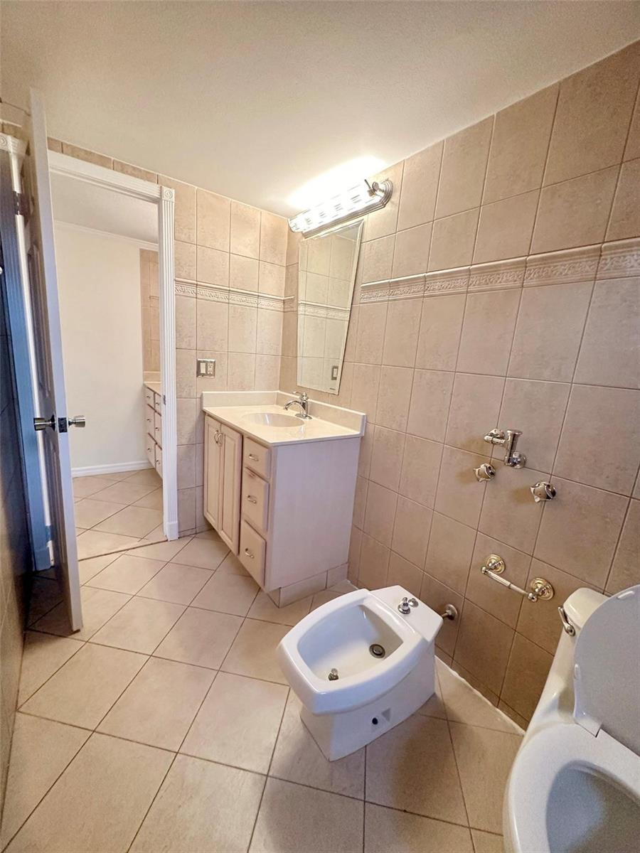 Photo of 2500 Parkview #814, Hallandale Beach, Florida, 33009 - Photo 34