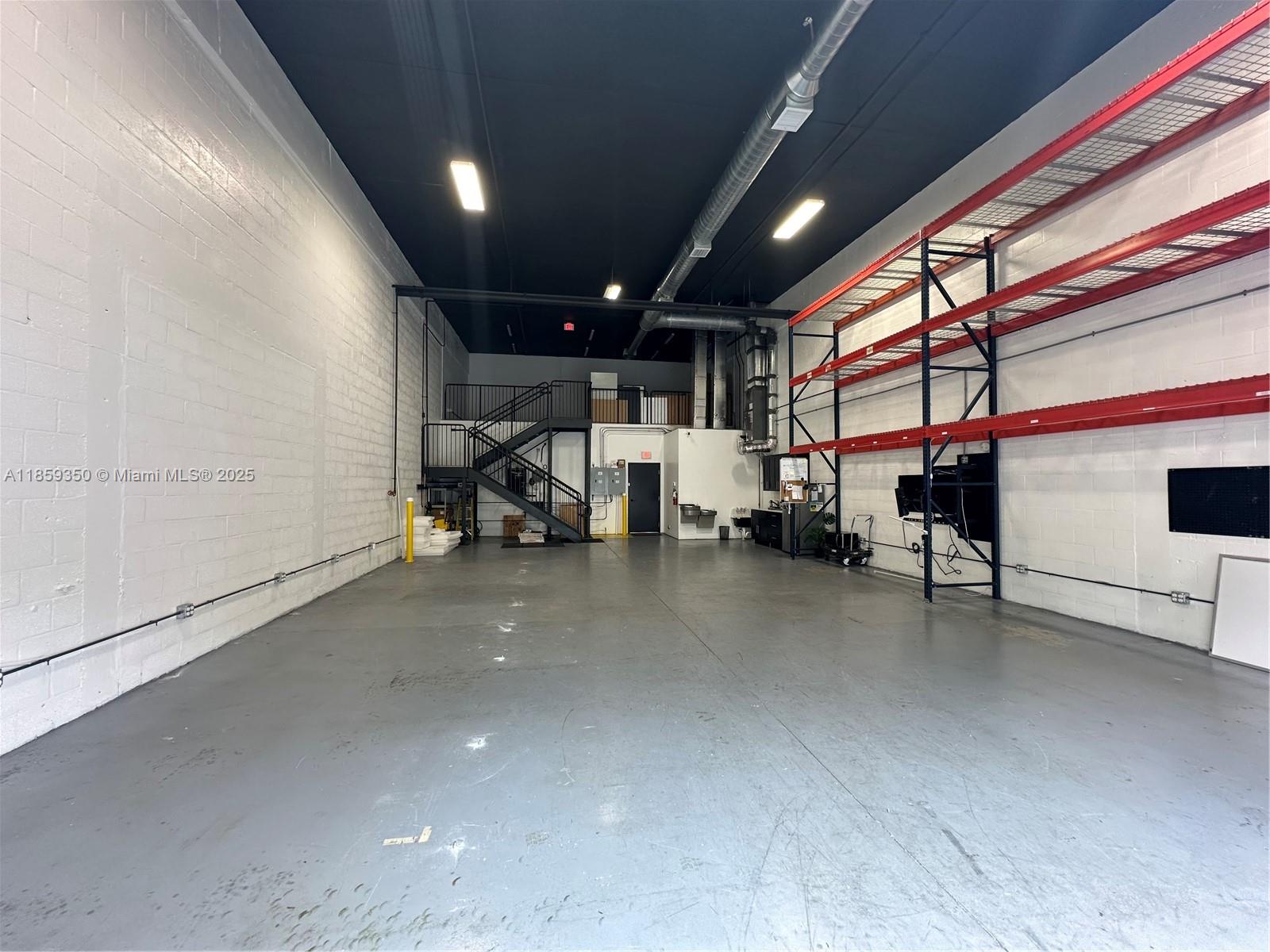 12  /   sq. ft. $ 2025-08-15 0 Photo