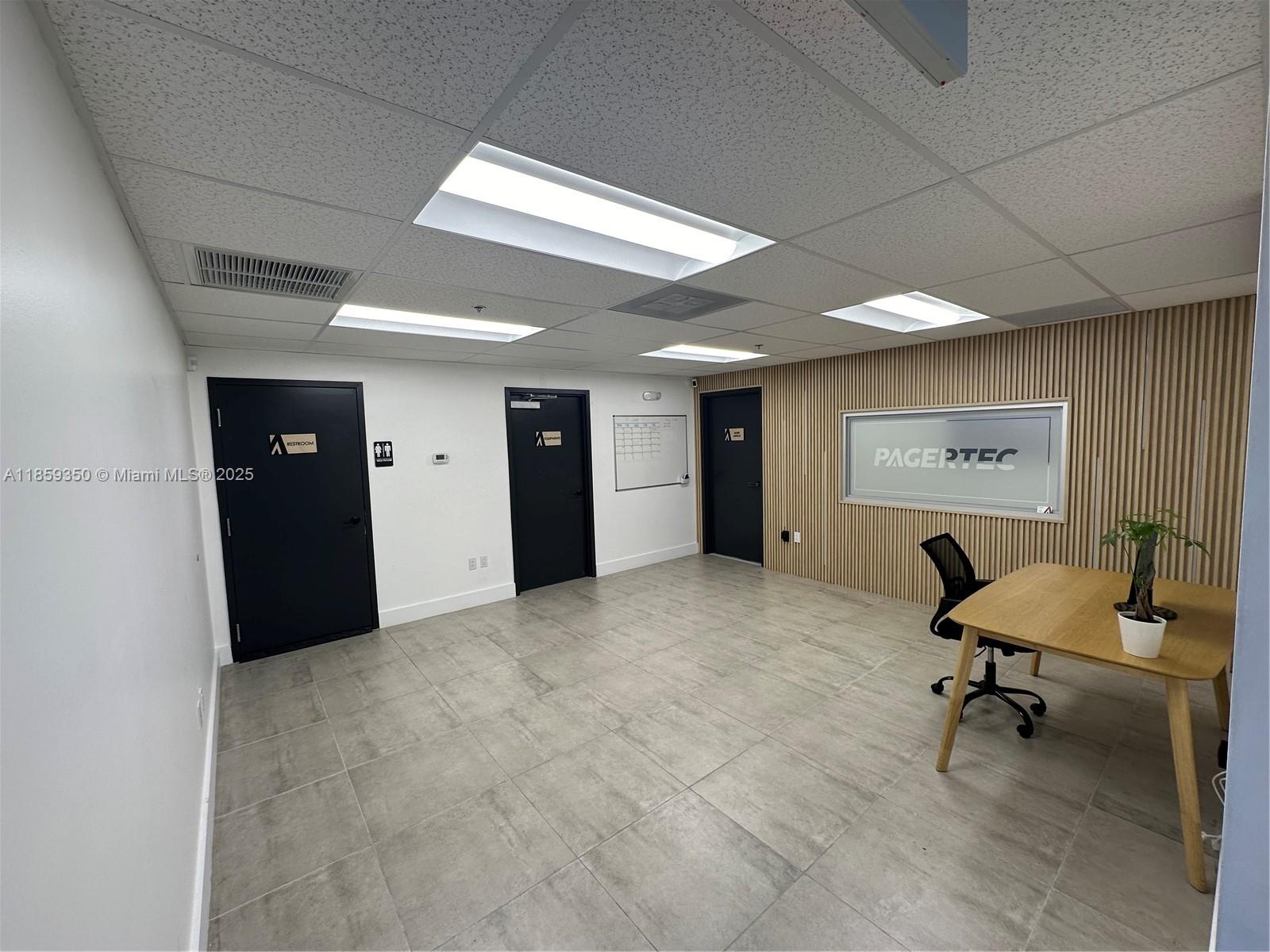 12  /   sq. ft. $ 2025-08-15 0 Photo