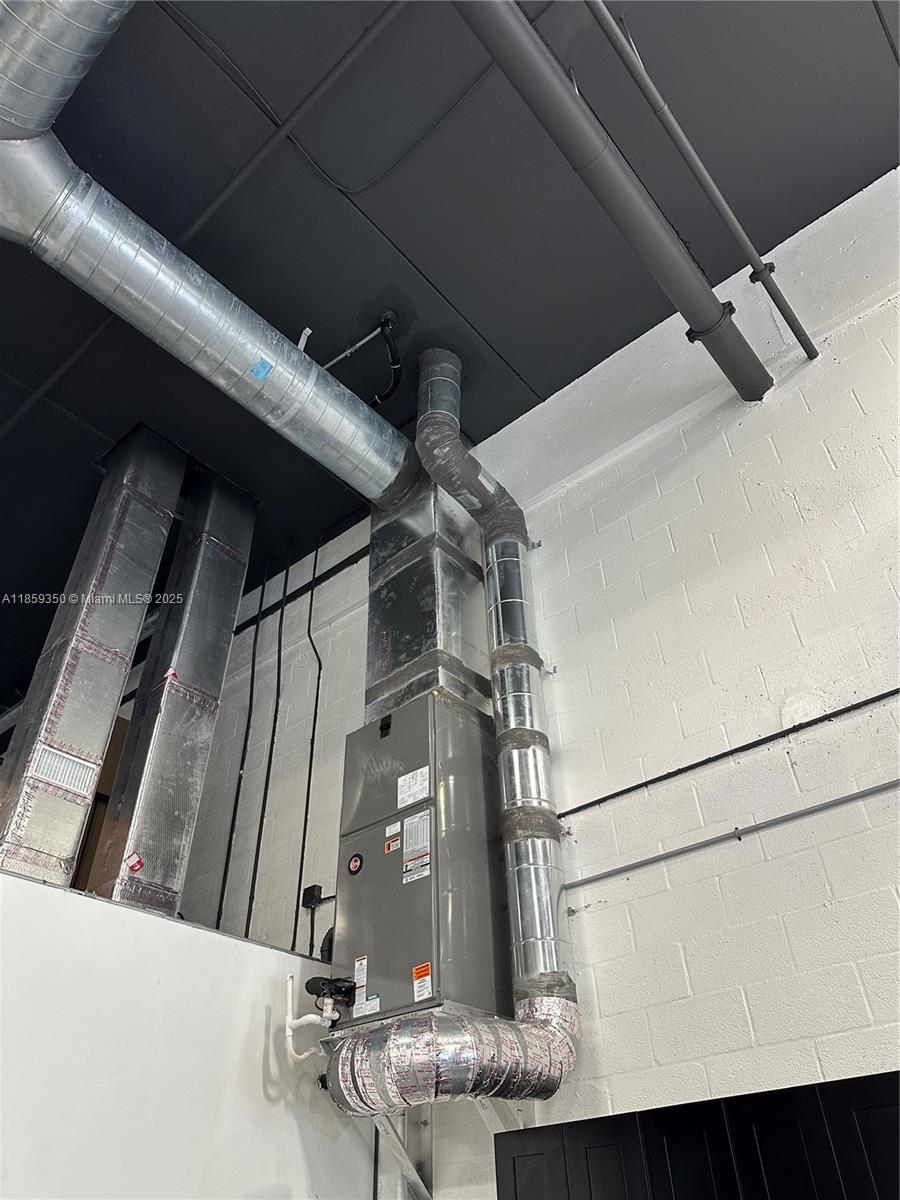 12  /   sq. ft. $ 2025-08-15 0 Photo