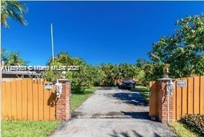   /  2400 sq. ft. $ 2025-08-15 0 foto