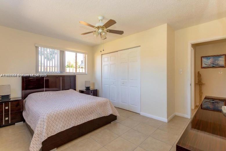   /  2400 sq. ft. $ 2025-08-15 0 foto