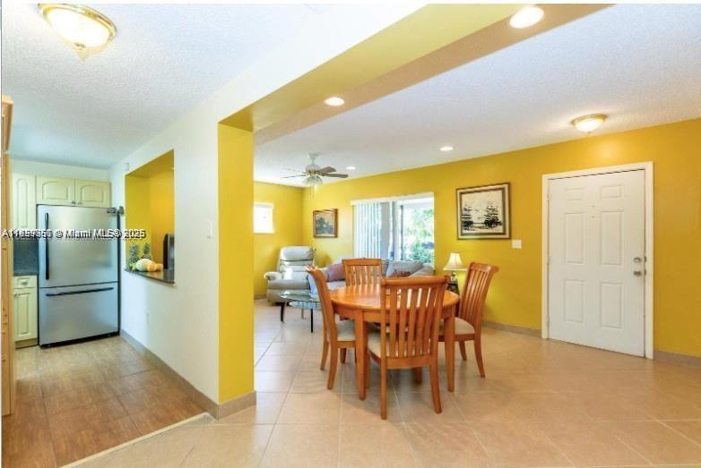   /  2400 sq. ft. $ 2025-08-15 0 foto