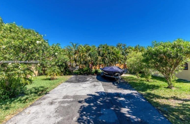  /  2400 sq. ft. $ 2025-08-15 0 foto