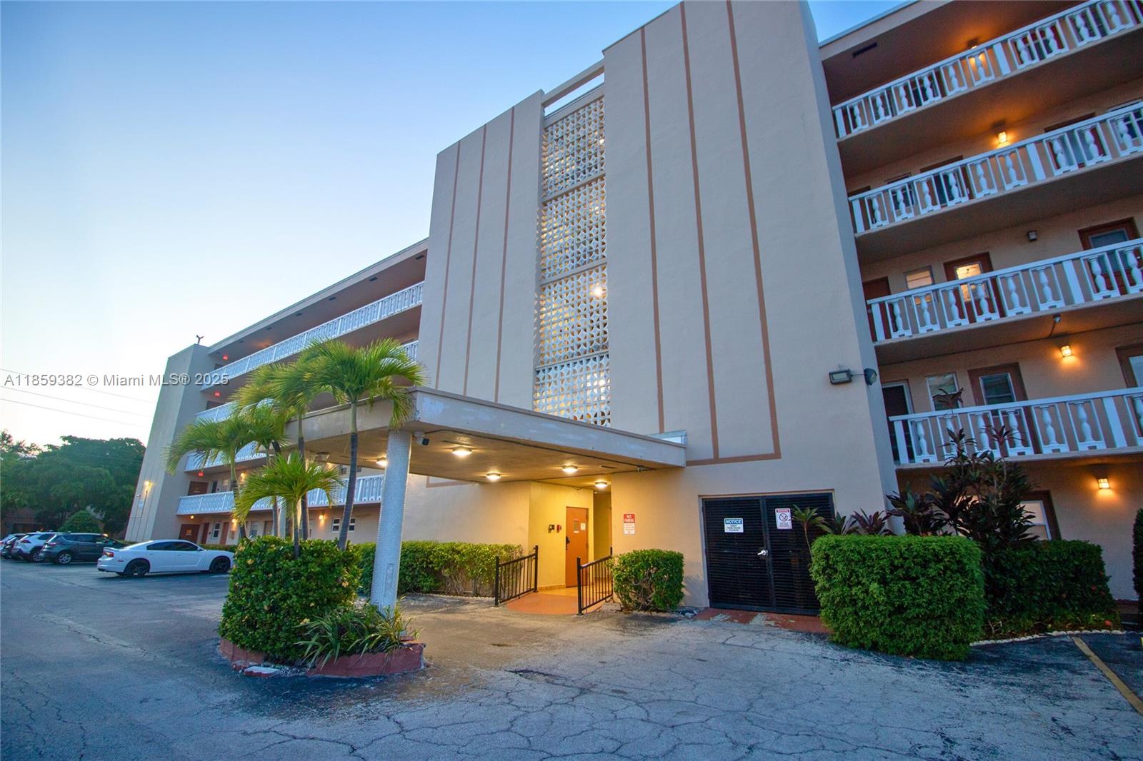 Photo of 218 12th Ave  #502, Hallandale Beach, Florida, 33009 - 