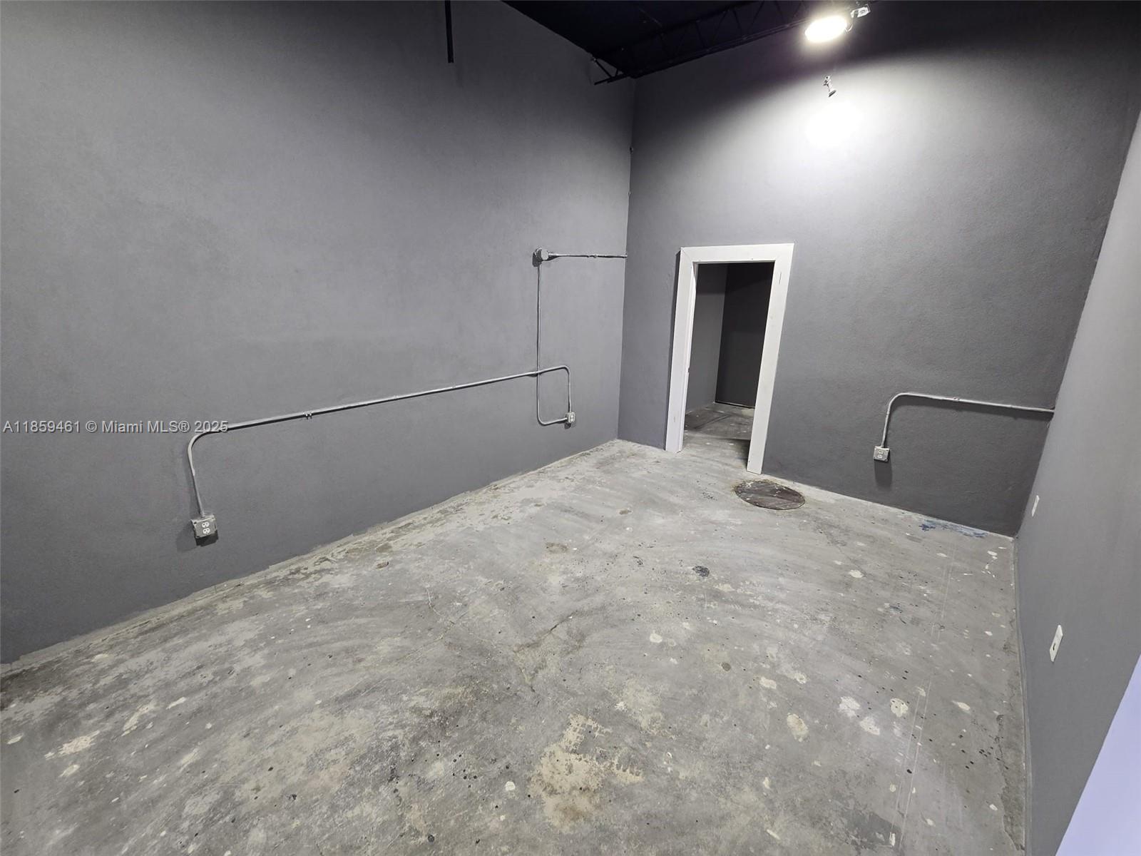 See details / sq. ft. $ 2025-08-15 0 Photo