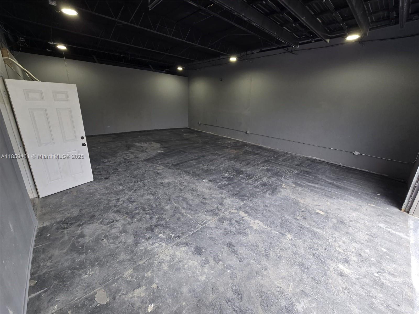 See details / sq. ft. $ 2025-08-15 0 Photo